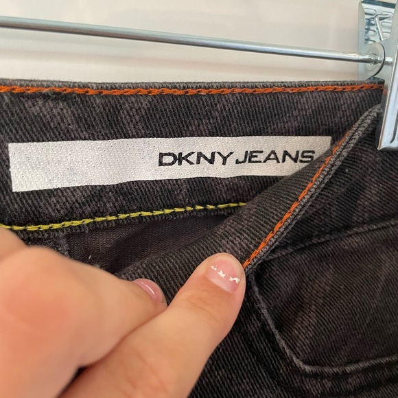 LOW RISE BLACK ZEBRA JEANS FROM DKNY JRANS SIZE 04 - Picture 5 of 10